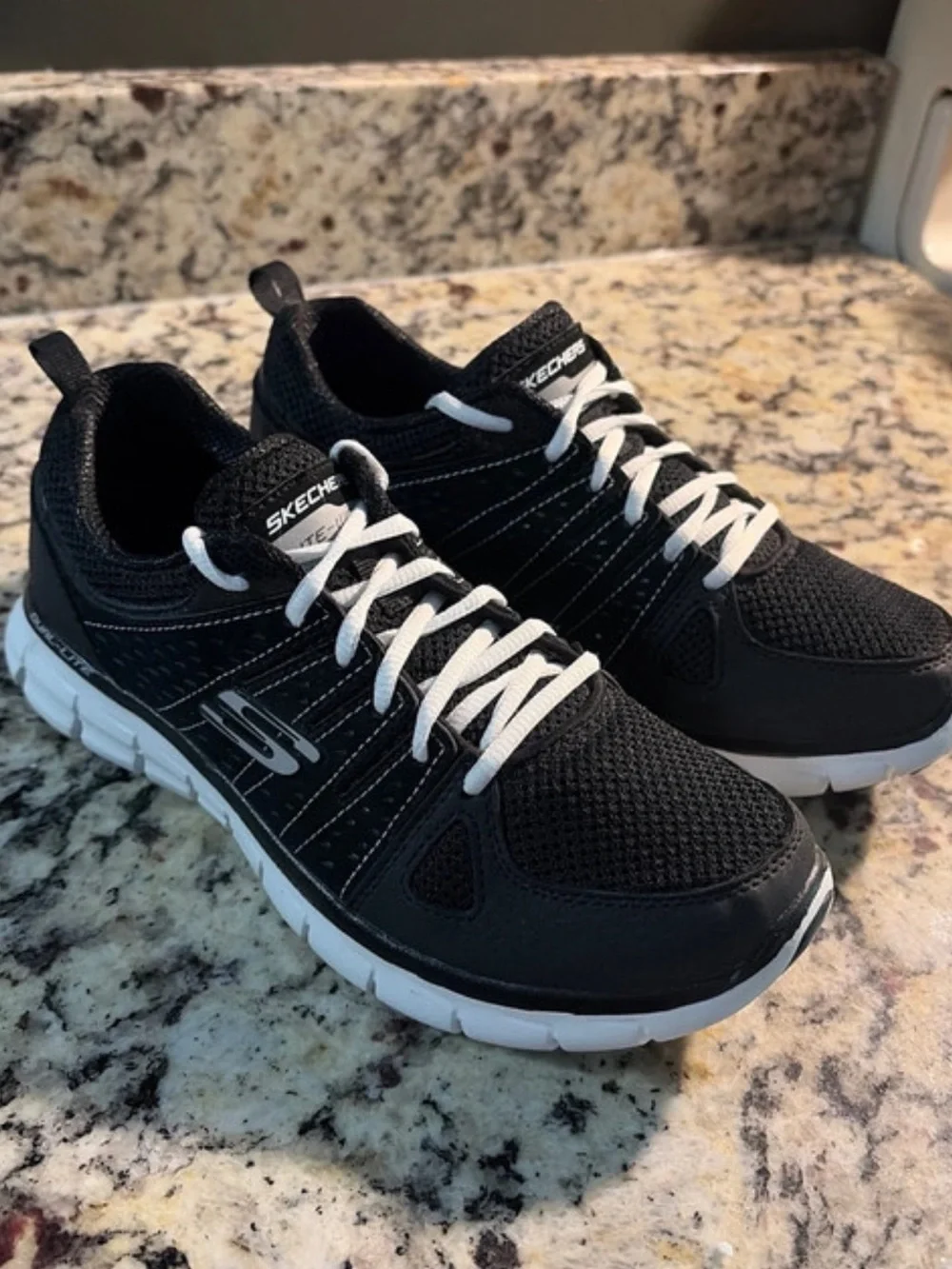 SKECHERS♦️DUAL LITE SNEAKER